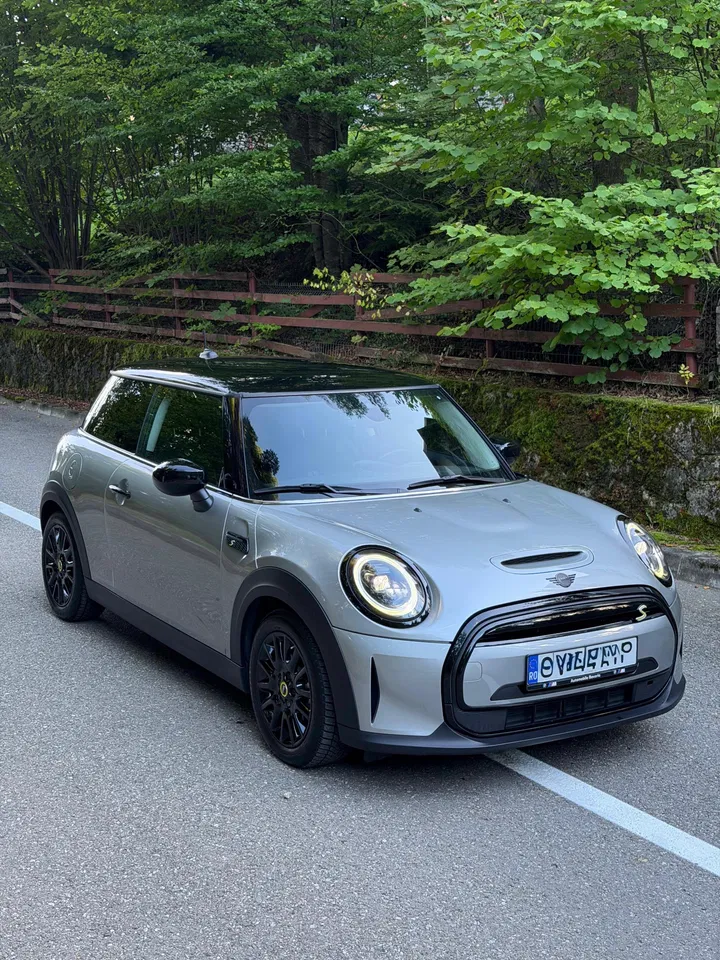 2023 MINI Cooper SE, 19.767 km, Rumänien — Foto 1