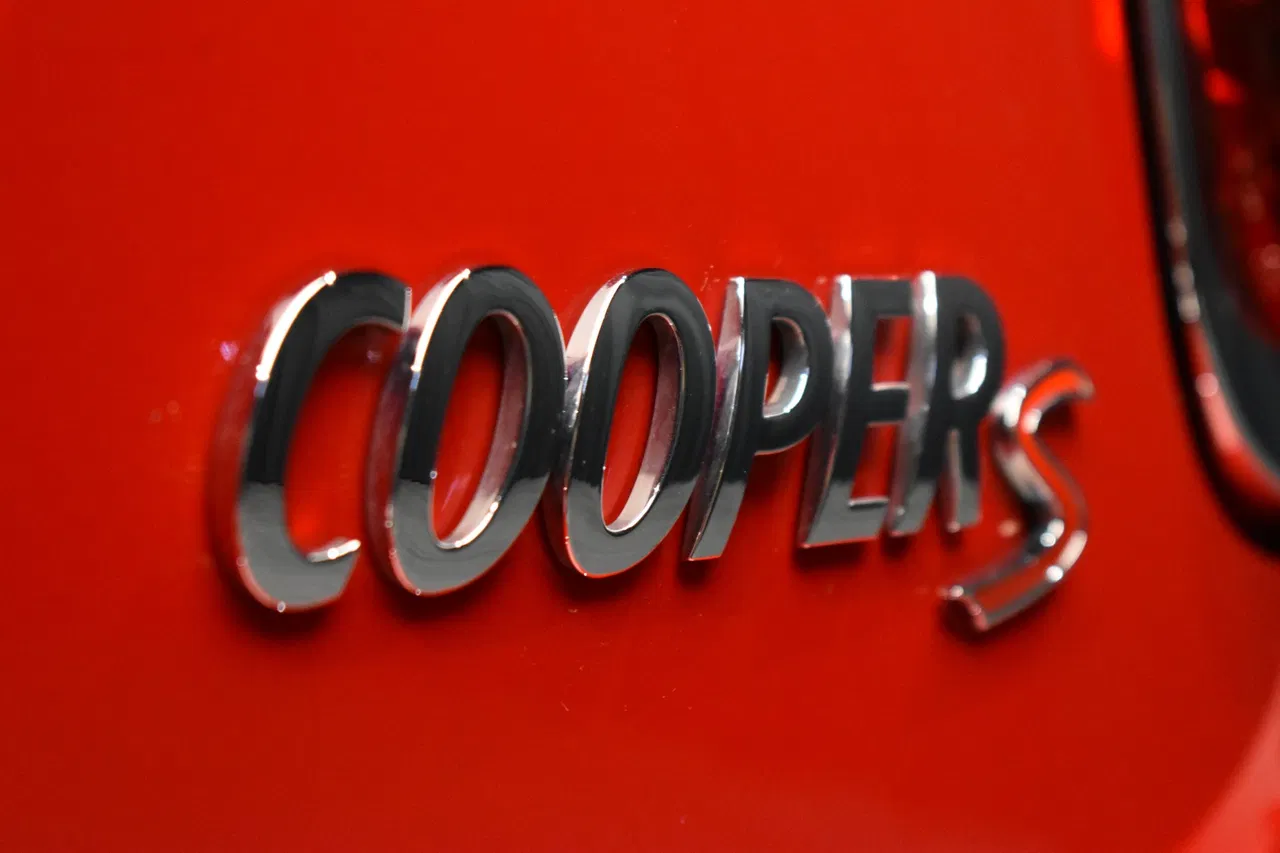 2022 MINI Cooper S, 37.530 km, Rumänien — Foto 10 z 32