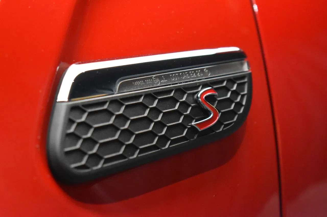 2022 MINI Cooper S, 37.530 km, Rumänien — Foto 11 z 32