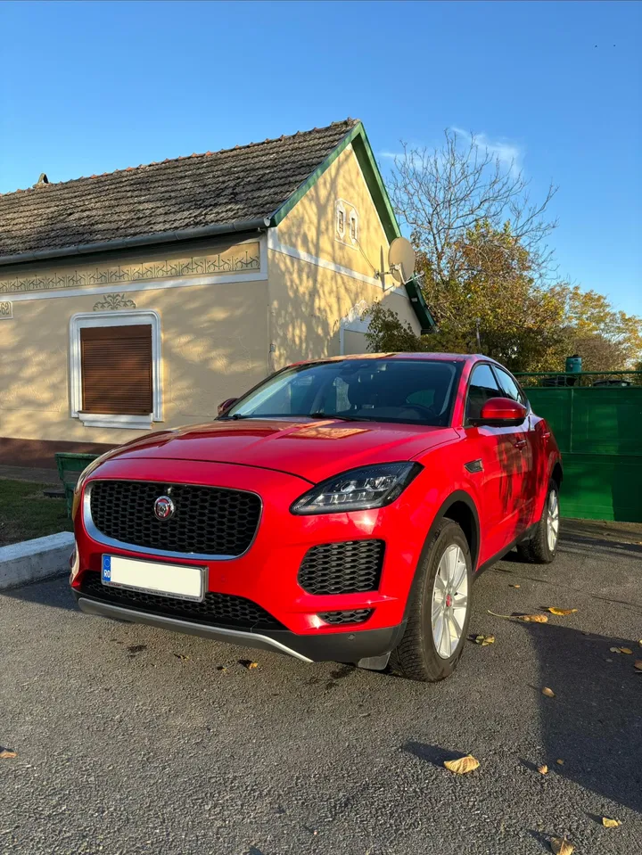 2020 Jaguar E-Pace, 105.153 km, Rumänien — Foto 1