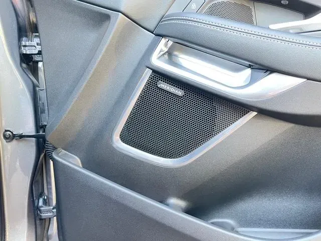 2022 Jaguar E-Pace, schwarz, 42.351 km, Rumänien — Foto 12 z 36