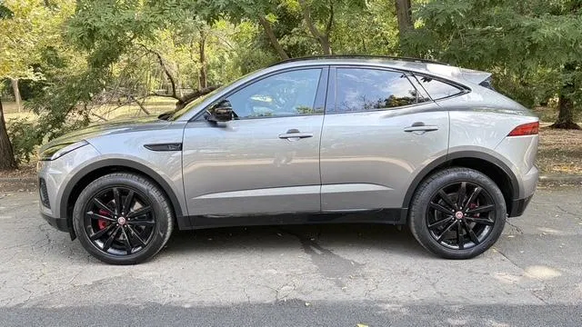 2022 Jaguar E-Pace, schwarz, 42.351 km, Rumänien — Foto 4 z 36
