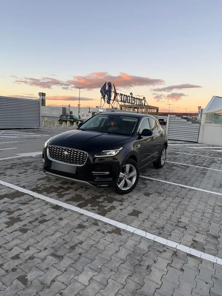 2022 Jaguar E-Pace, 77.000 km, Rumänien — Foto 1