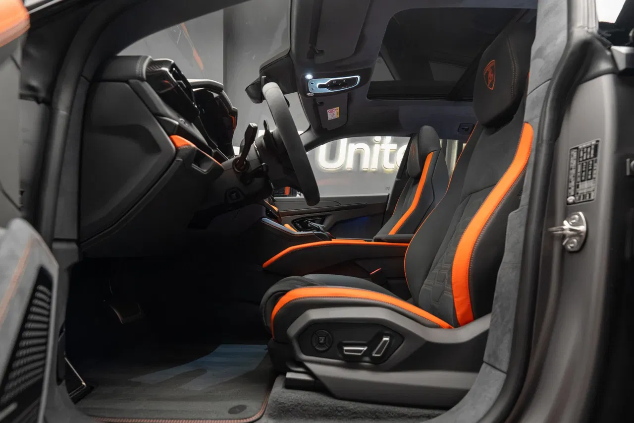2026 Lamborghini URUS, 24 km, Rumänien — Foto 15 z 40