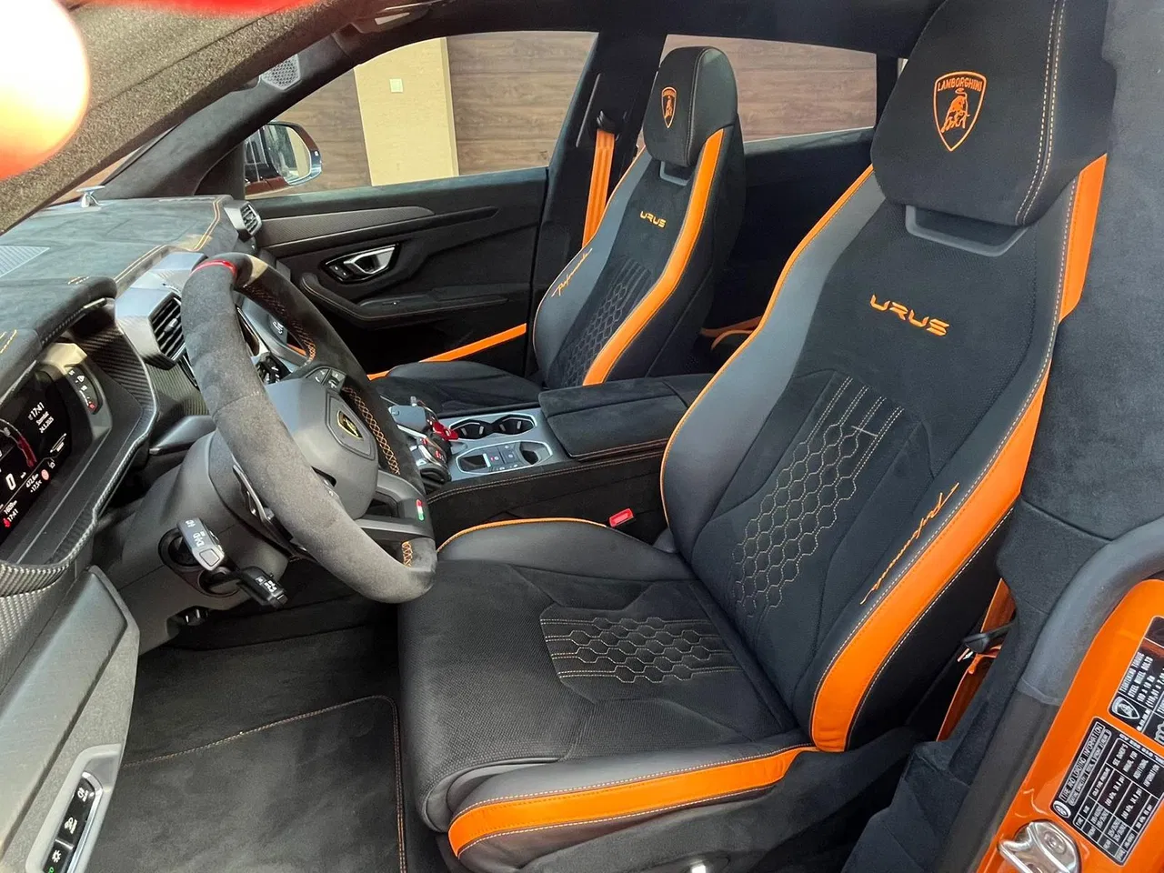 2024 Lamborghini URUS, 6.000 km, Rumänien — Foto 6 z 9