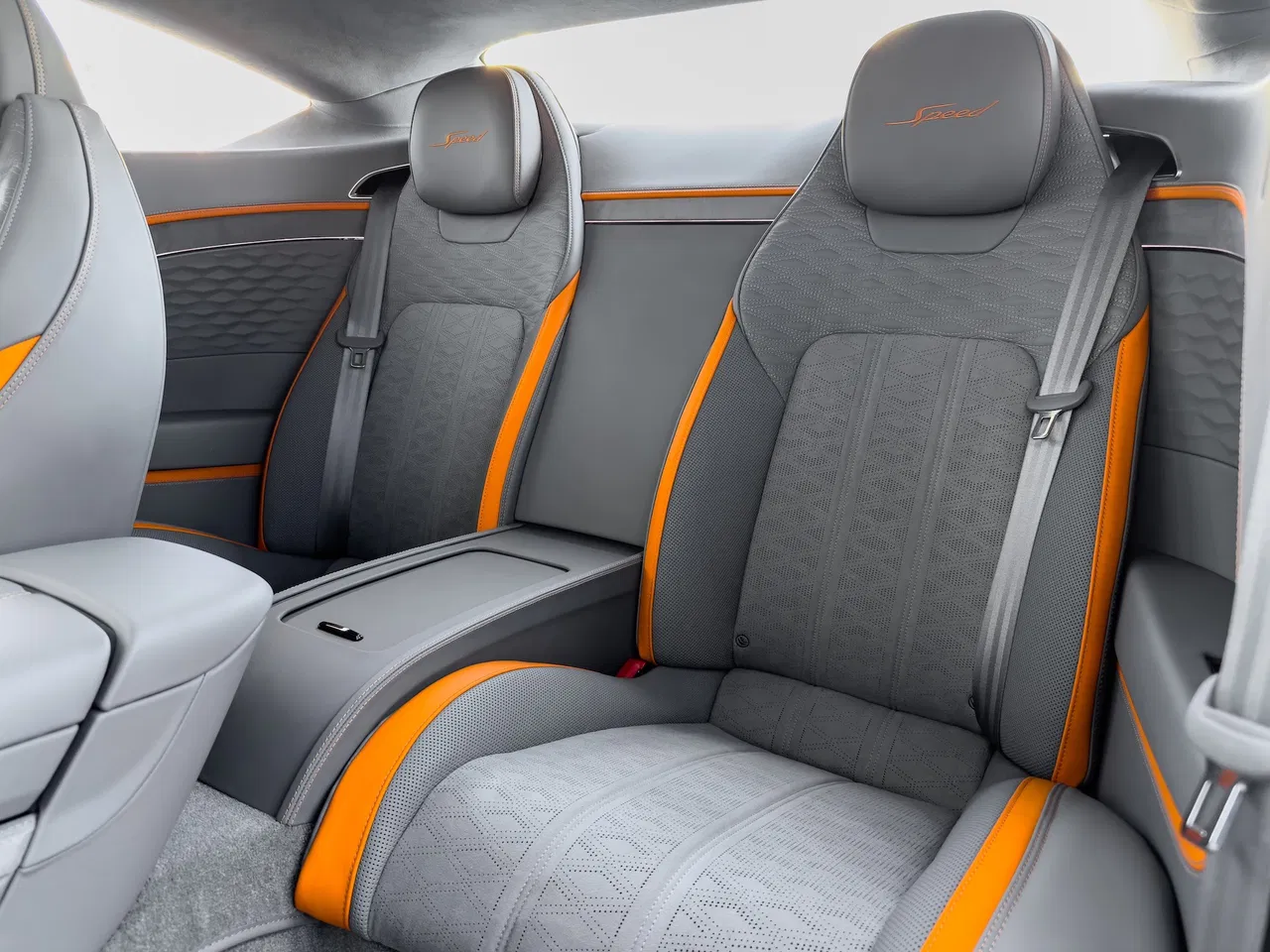 2024 Bentley Continental, 2.800 km, Rumänien — Foto 14 z 23