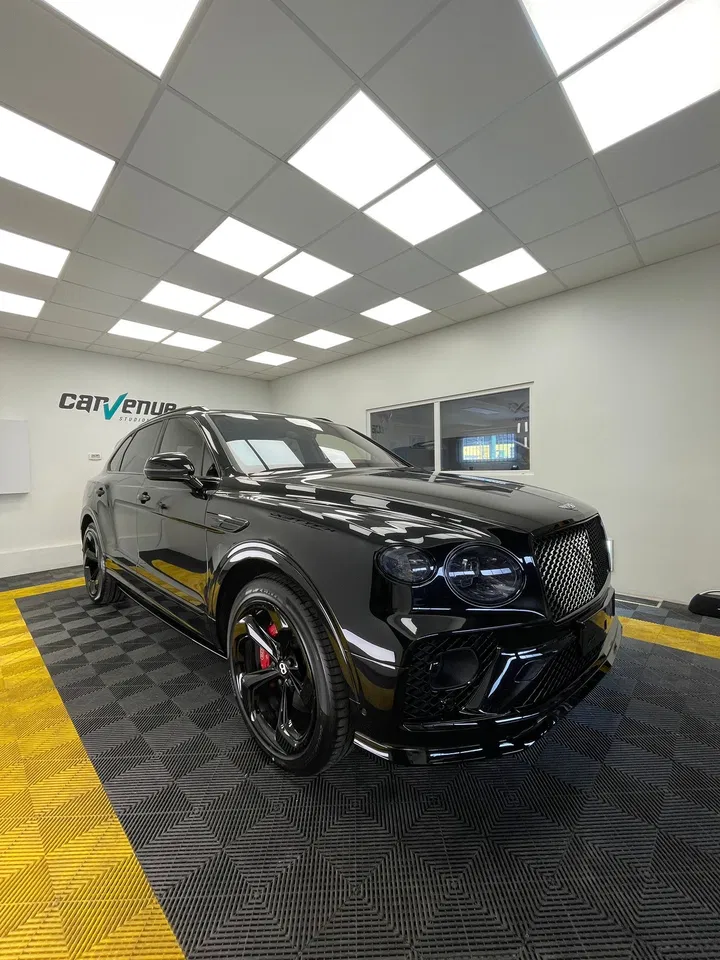 2023 Bentley Bentayga, 62.000 km, Rumänien — Foto 1