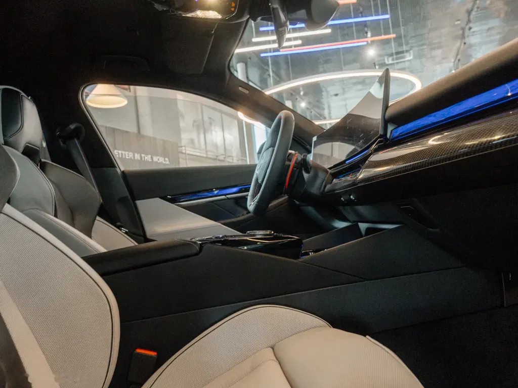 2026 BMW M5, 5 km, Polen — Foto 10 z 14
