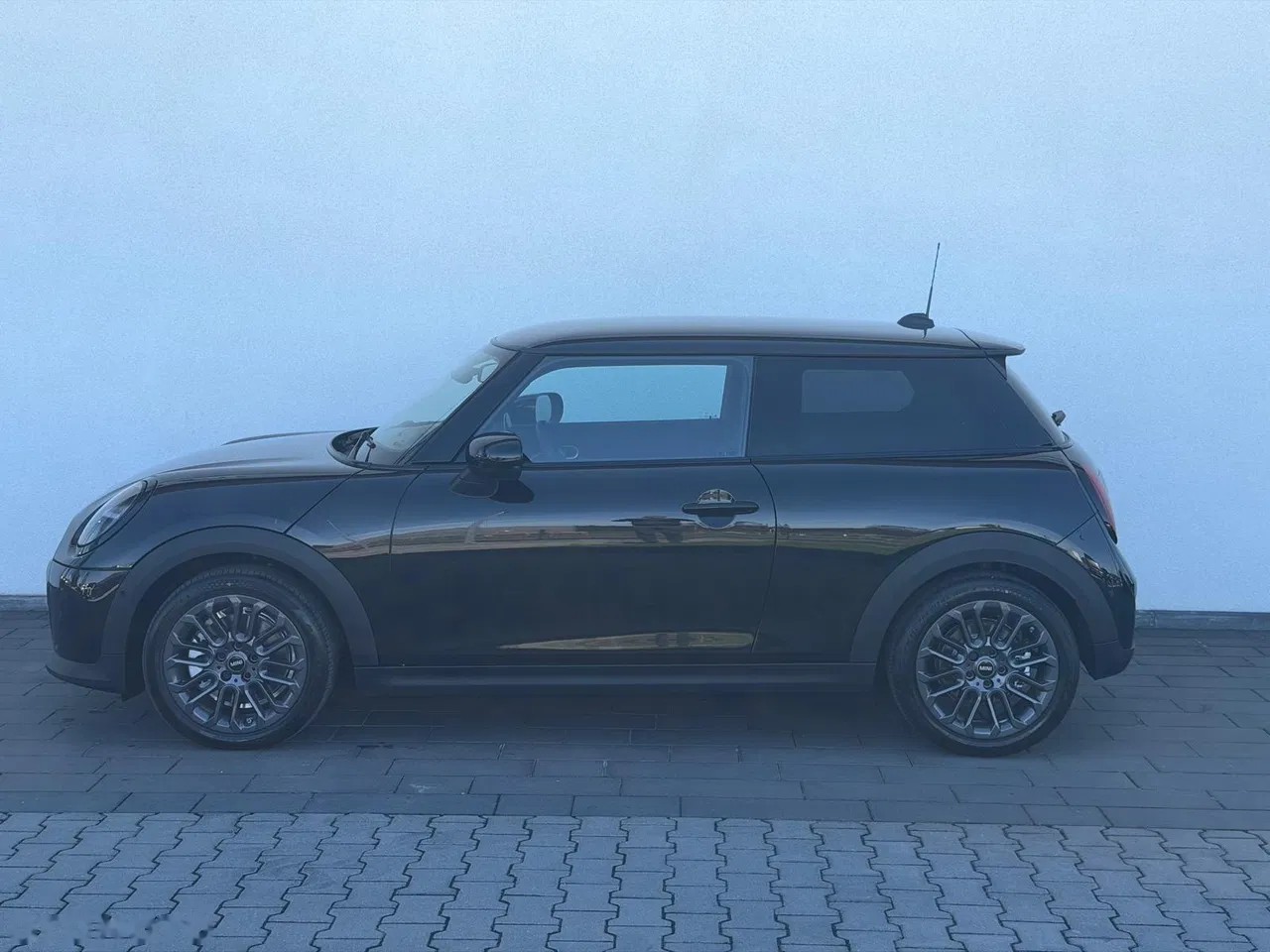 2026 MINI Cooper, 5 km, Polen — Foto 2 z 9