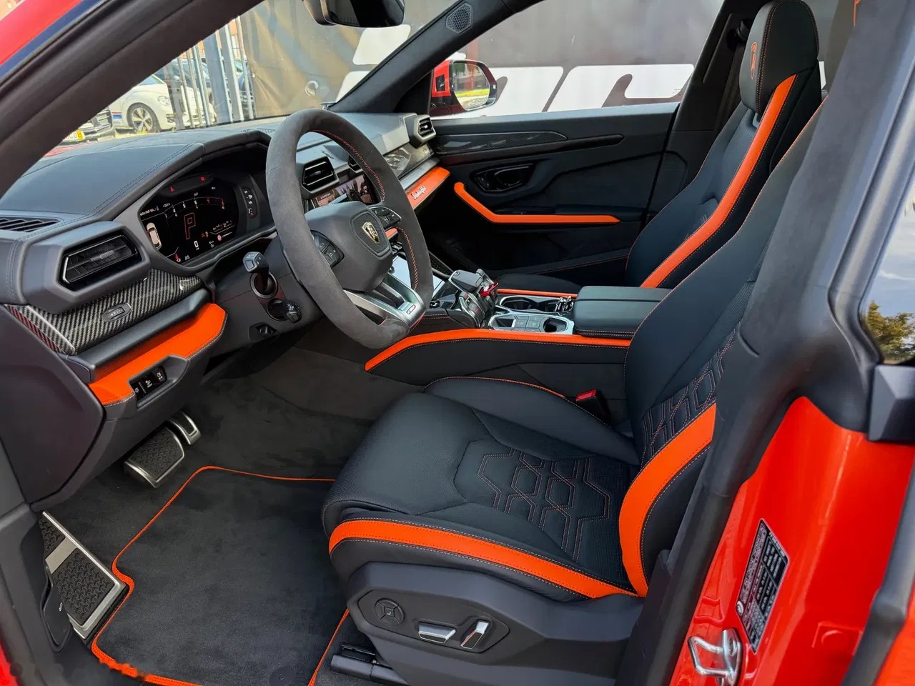 2026 Lamborghini Urus, 20 km, Polen — Foto 14 z 35