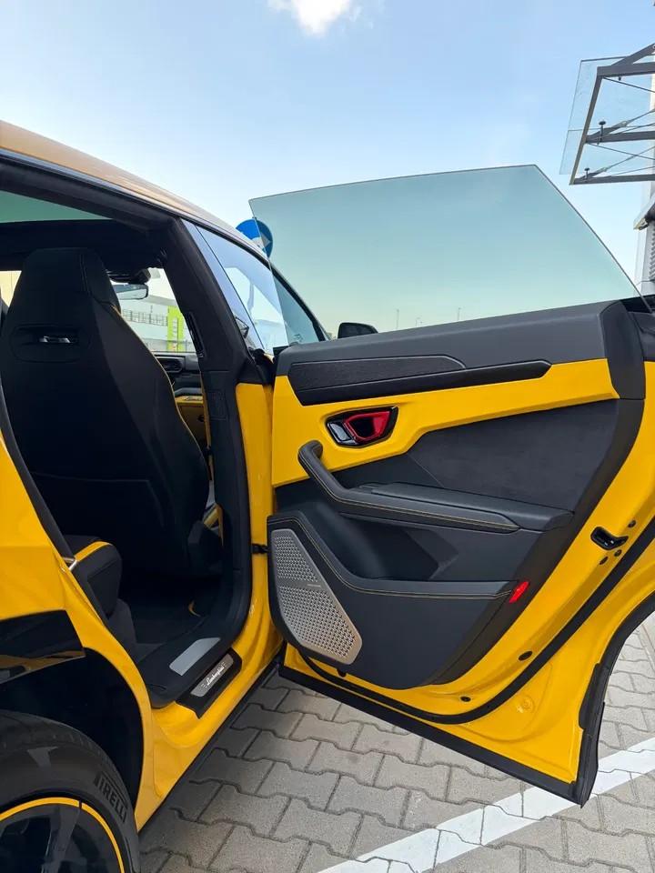 2023 Lamborghini Urus, 34.000 km, Polen — Foto 14 z 33