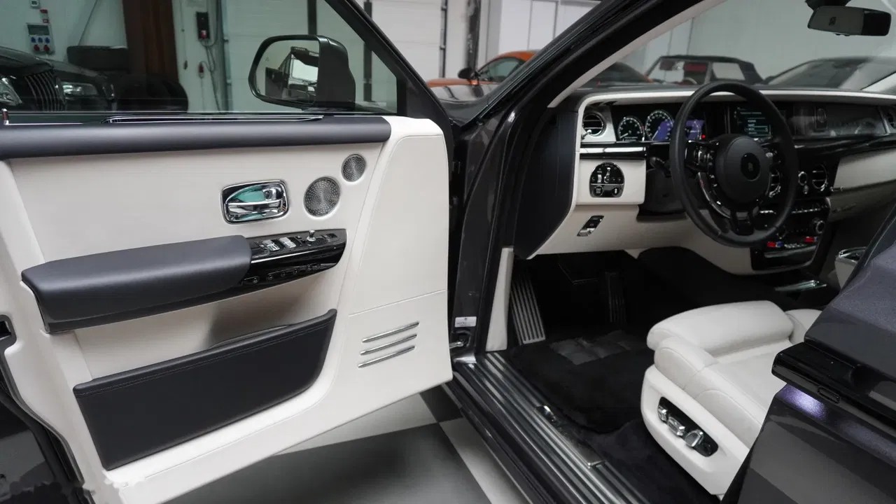 2020 Rolls-Royce Phantom, 52.000 km, Polen — Foto 5 z 18