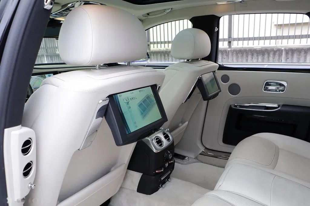 2016 Rolls-Royce Ghost, 23.431 km, Polen — Foto 11 z 35
