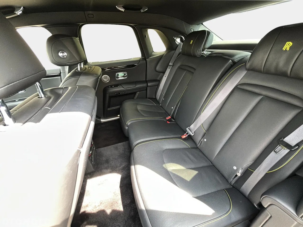2023 Rolls-Royce Ghost, 58.900 km, Polen — Foto 7 z 15
