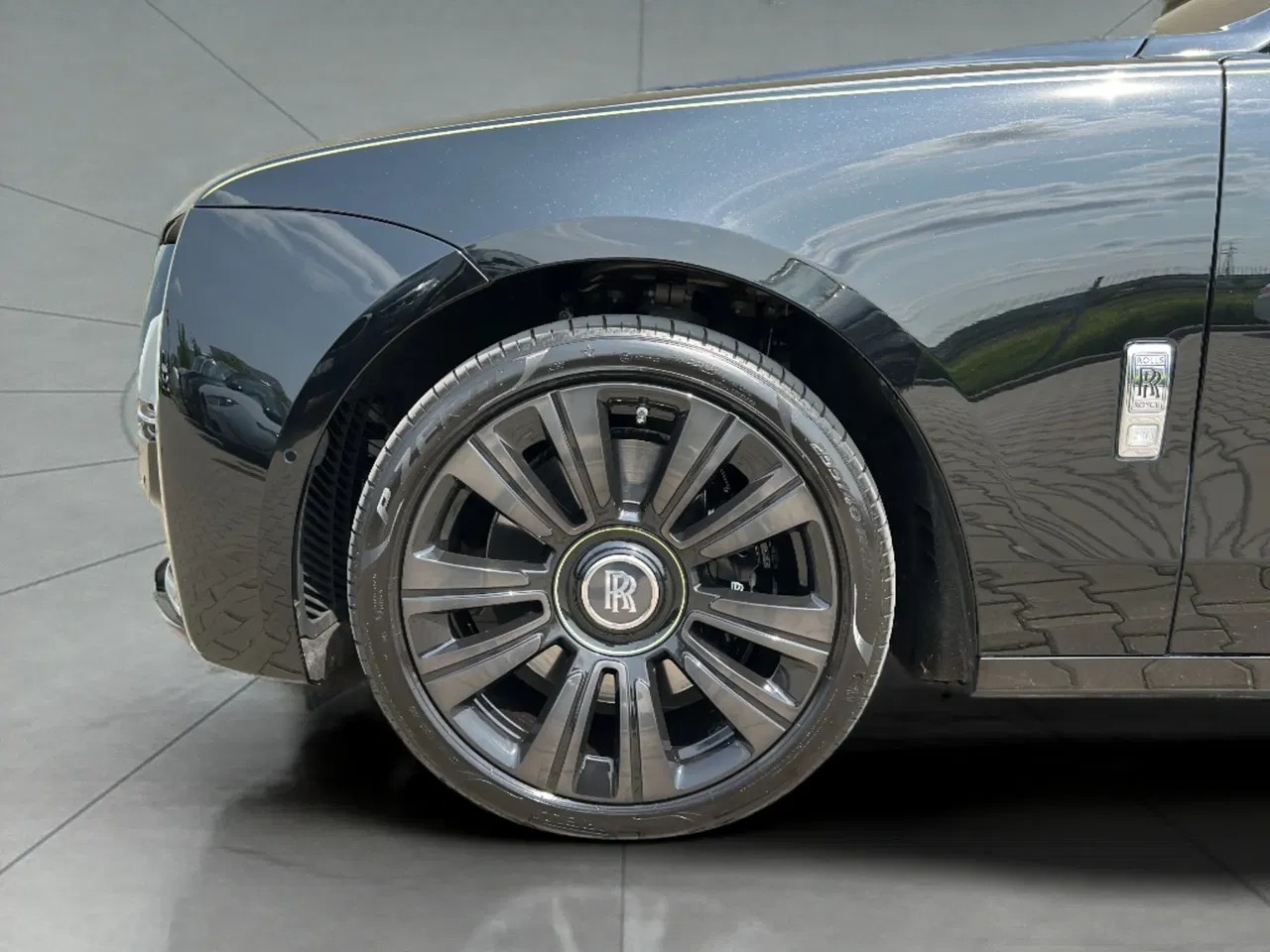2023 Rolls-Royce Ghost, 58.900 km, Polen — Foto 9 z 15