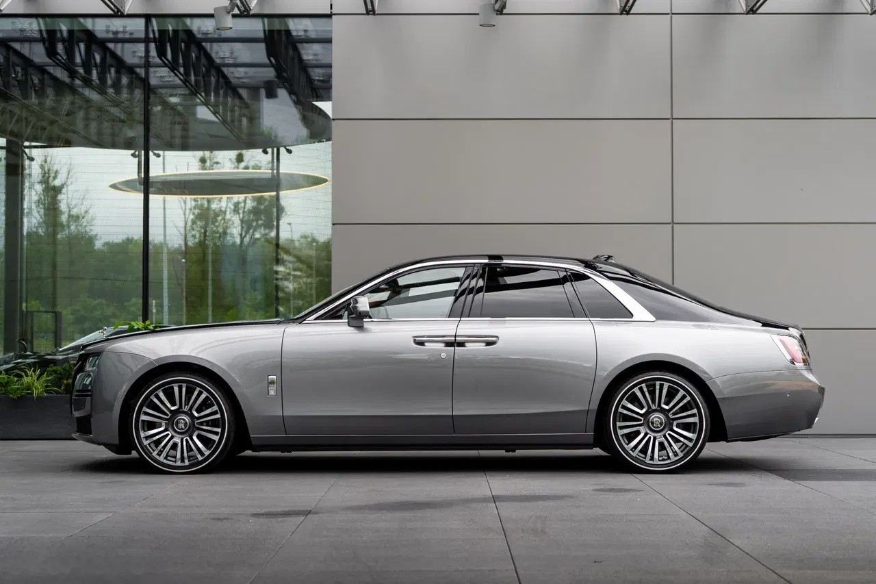 2022 Rolls-Royce Ghost, 12.080 km, Polen — Foto 2 z 39