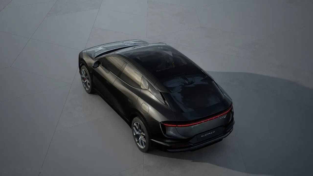 2026 Lotus Eletre, 5 km, Polen — Foto 2 z 15
