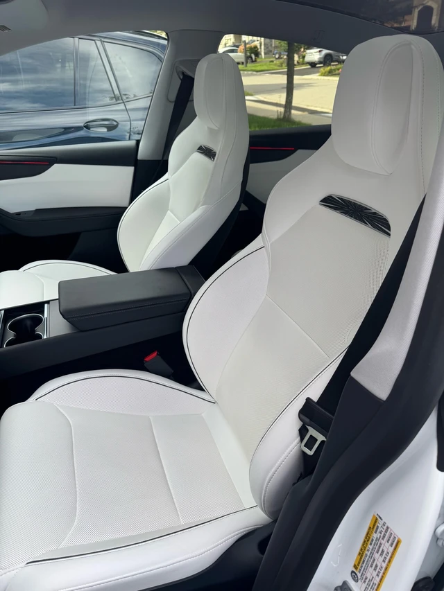 2026 Tesla Model Y Performance, weiß, 11.000 km, Import Kanada — Foto 4 z 5