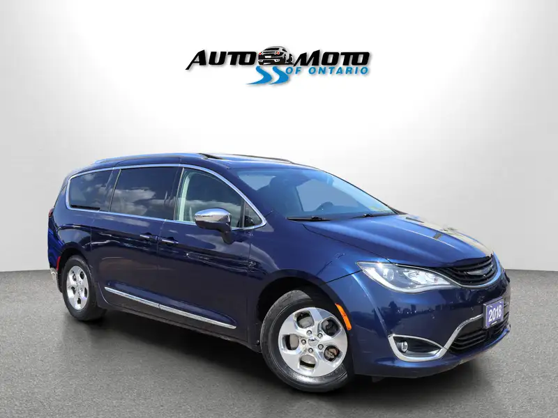 2018 Chrysler Pacifica PLUG-IN HYBRID LIMITED CERTIFIED *2ND WINTER* CAME, blau, 144.440 km, Import Kanada — Foto 1