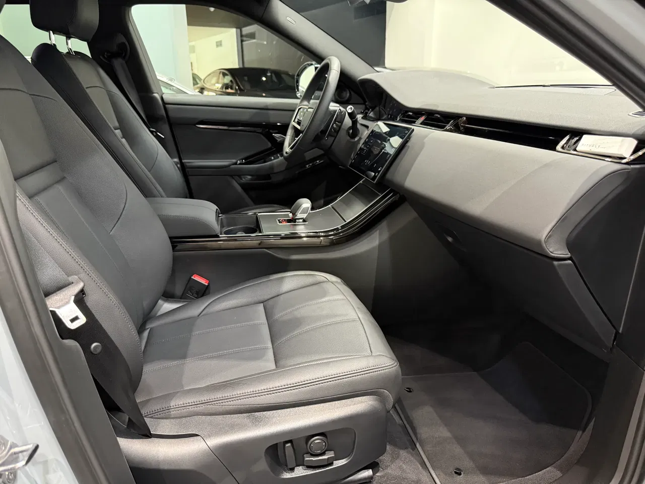 Land Rover Range Rover Evoque, 10.000 km, Portugal — Foto 9 z 17