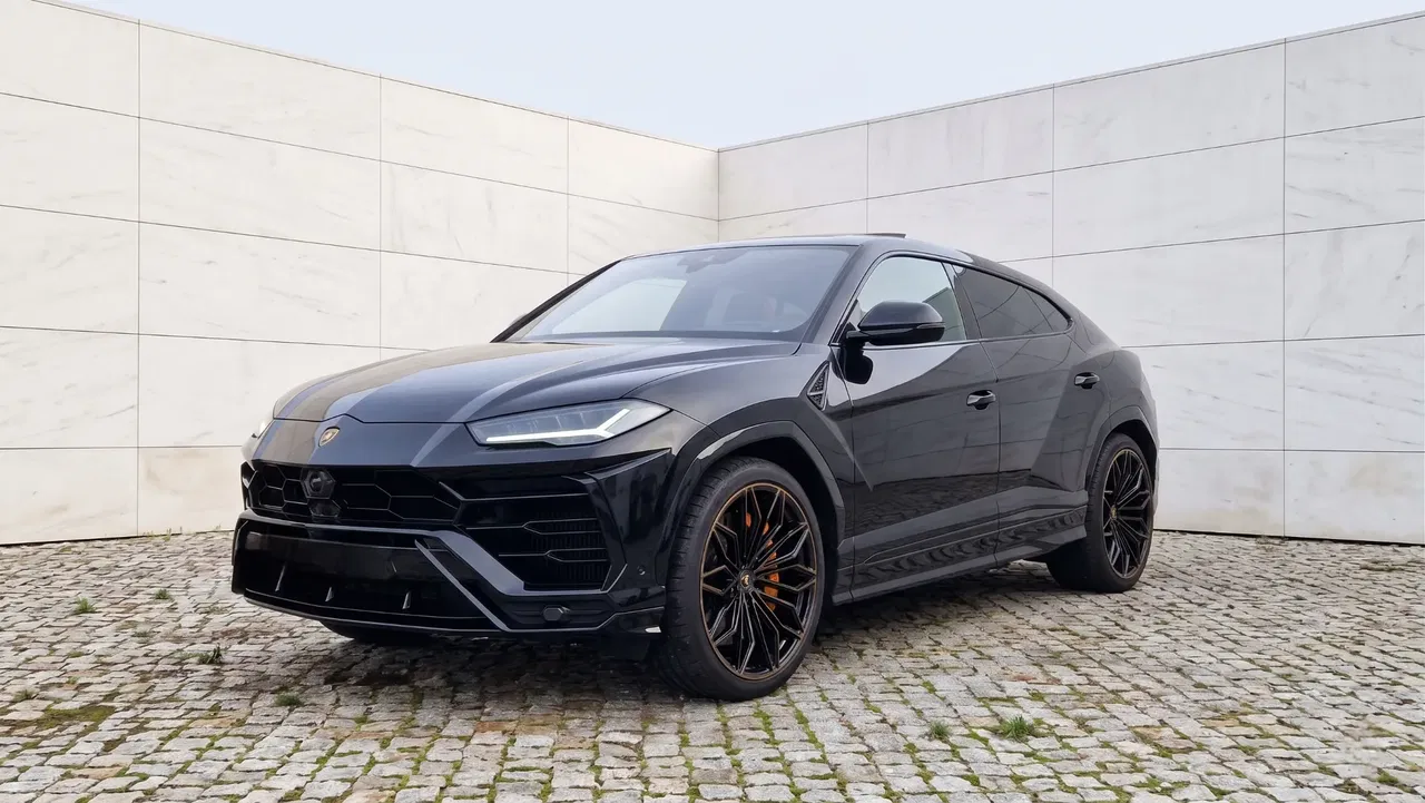 Lamborghini Urus, 150 km, Portugal — Foto 1