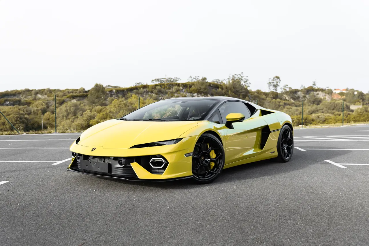 Lamborghini Temerario, 100 km, Portugal — Foto 1
