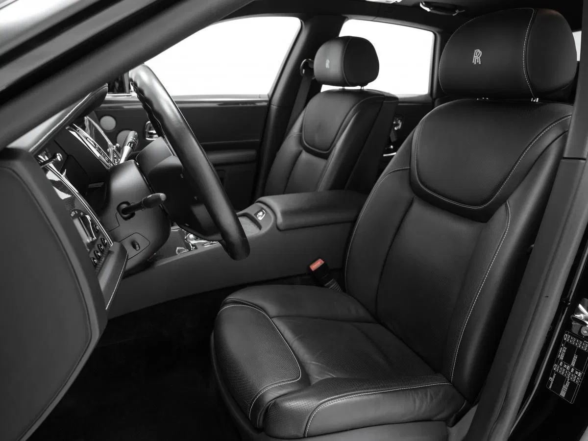 Rolls-Royce Ghost, schwarz, 63.034 km, Portugal — Foto 15 z 40