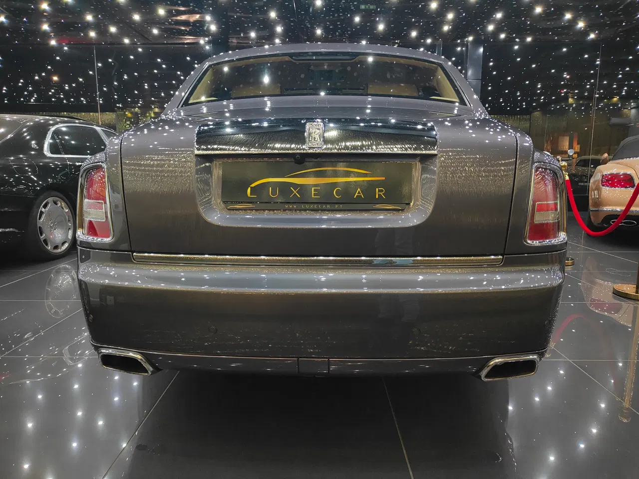 Rolls-Royce Phantom, 179.000 km, Portugal — Foto 12 z 40