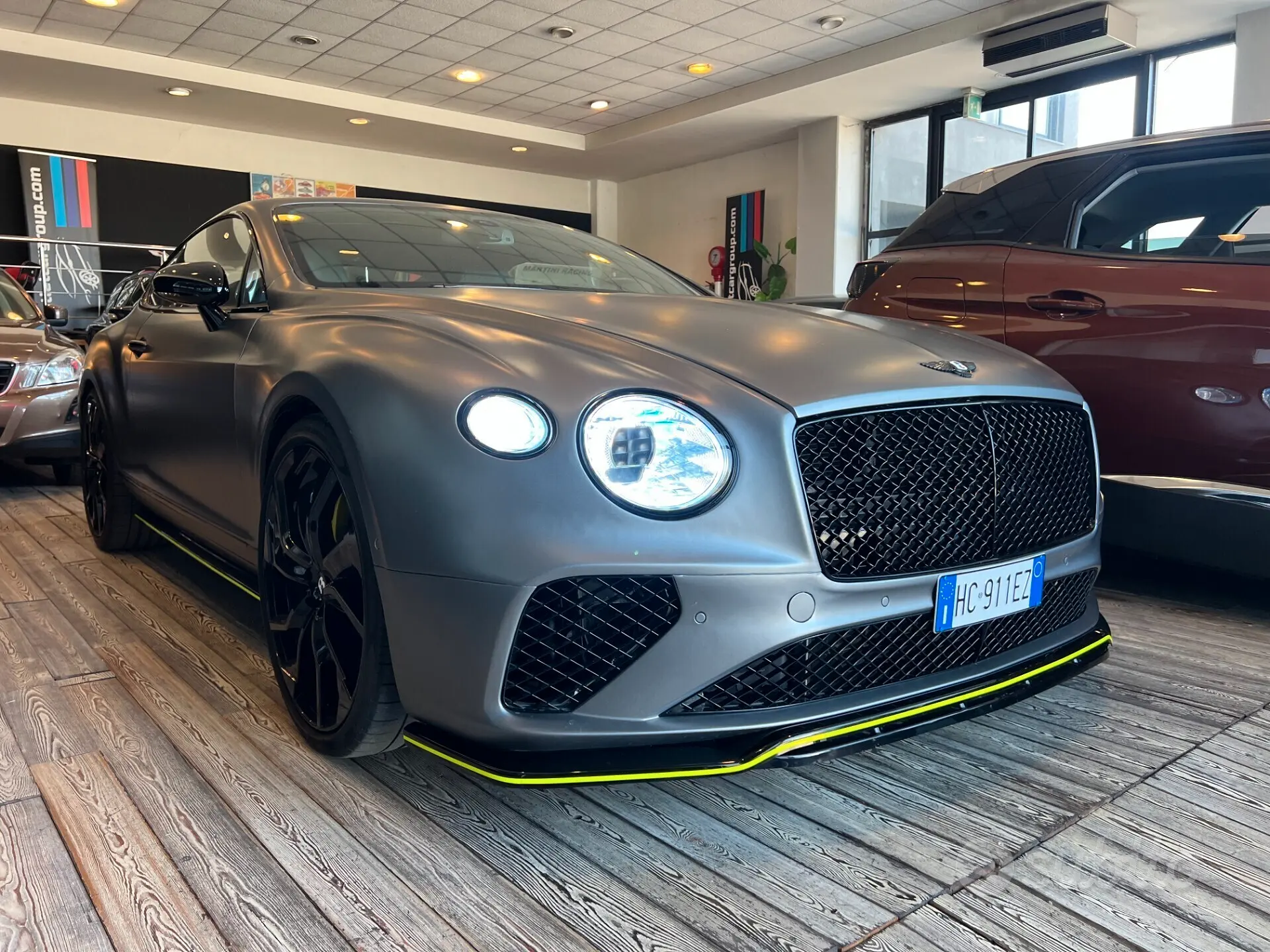 2024 Bentley, Italien — Foto 1