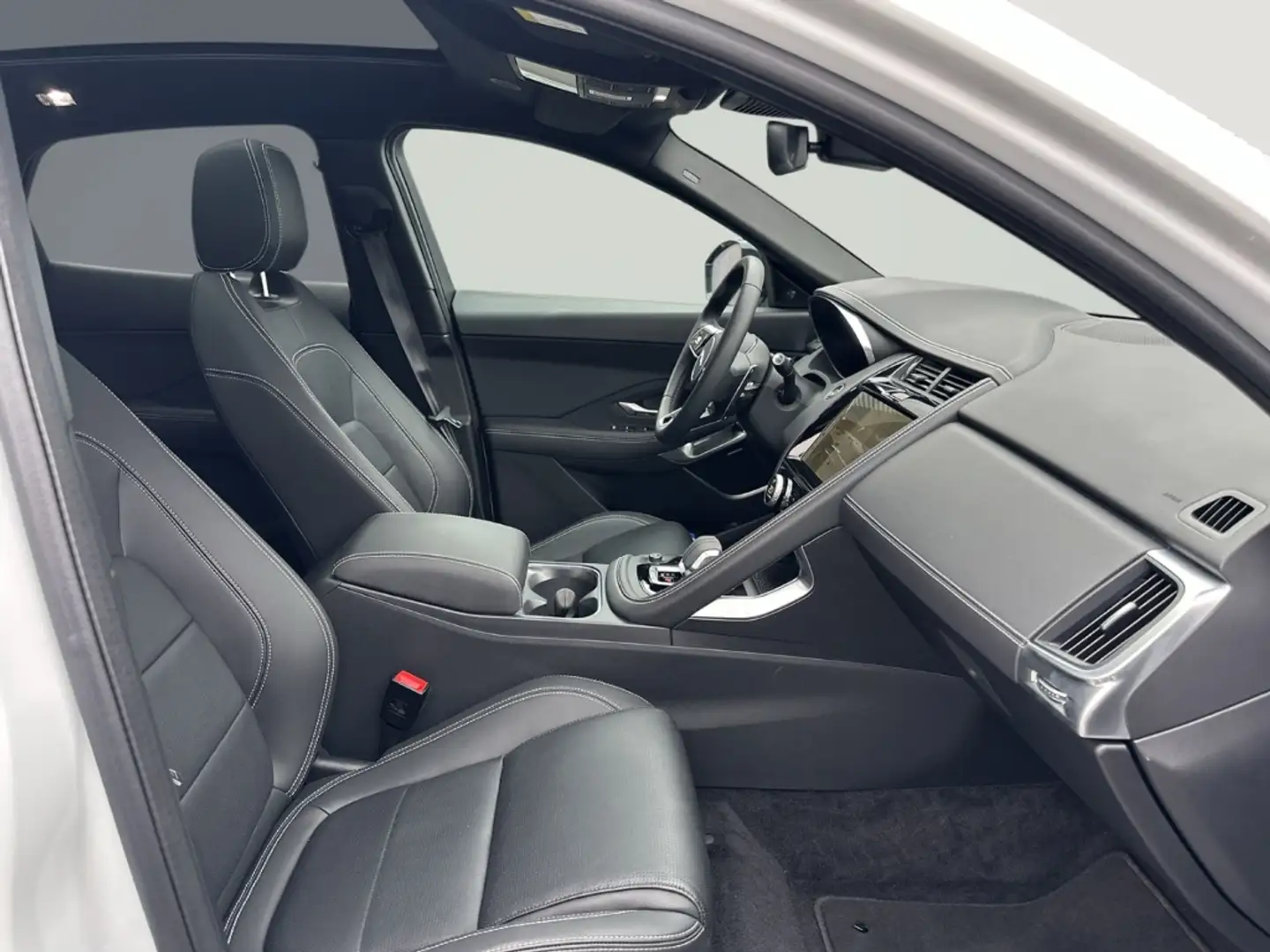 2024 Jaguar E-Pace, 12.900 km, Deutschland — Foto 3 z 12