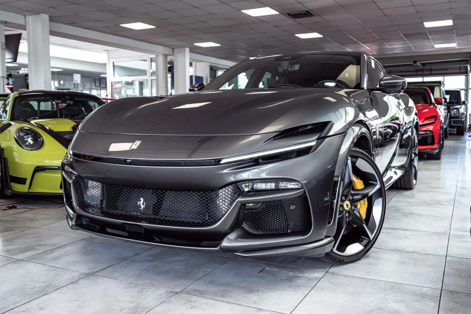 2026 Ferrari Purosangue, grau, 32 km, Německo — Foto 1