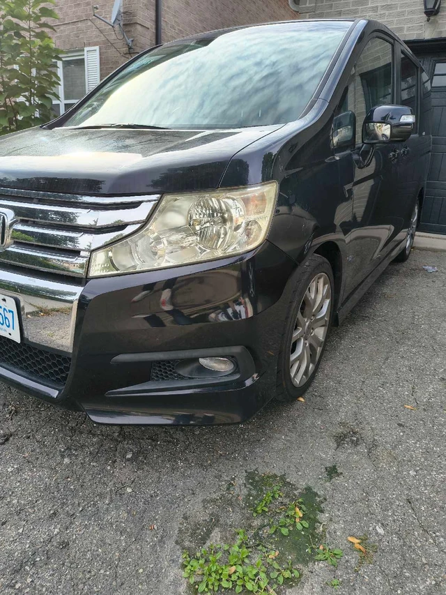 2010 Honda Stepwagon, 73.000 km, Import Kanada — Foto 1