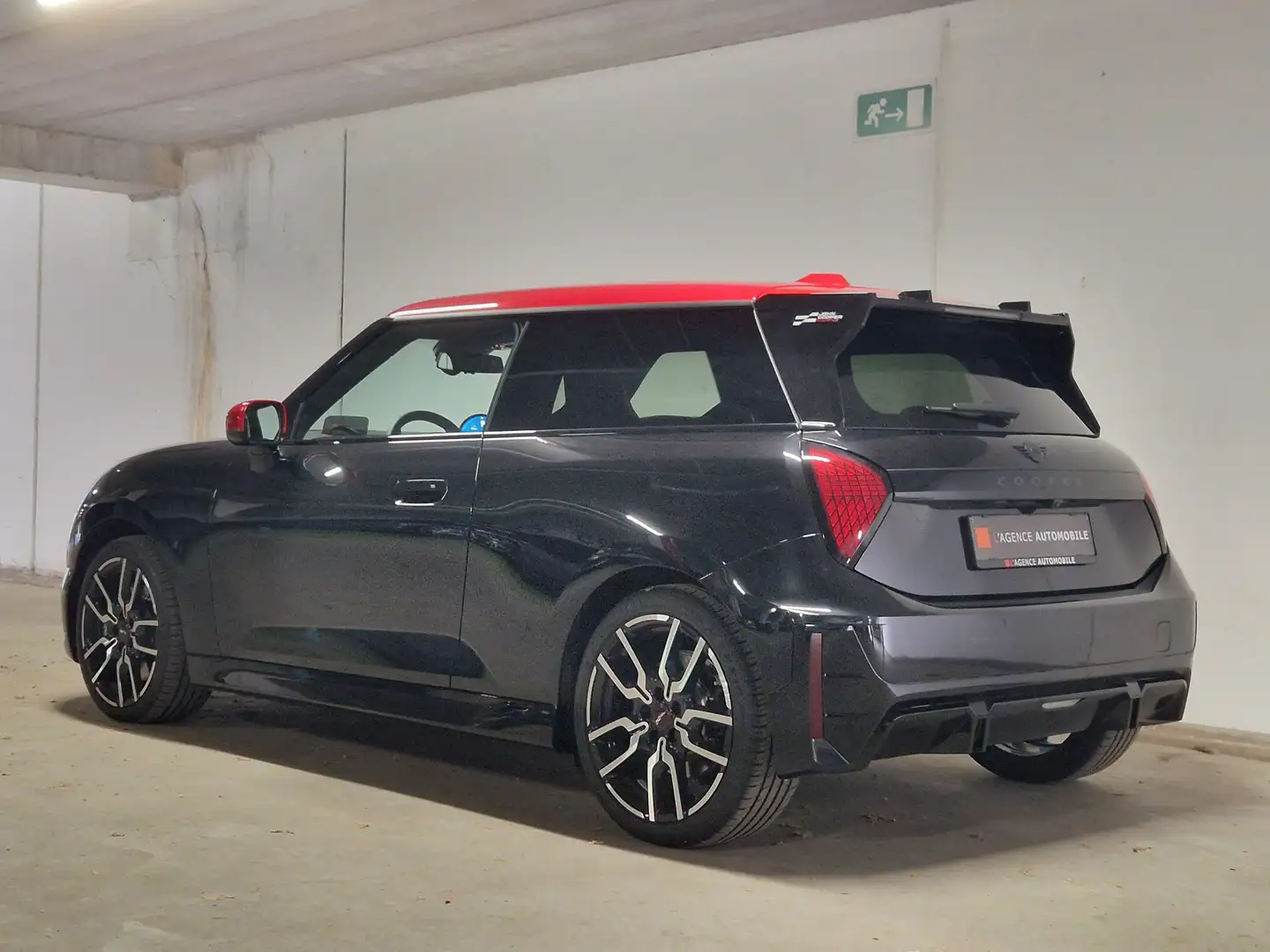 2025 MINI Cooper E, 12.200 km, Belgien — Foto 5 z 12