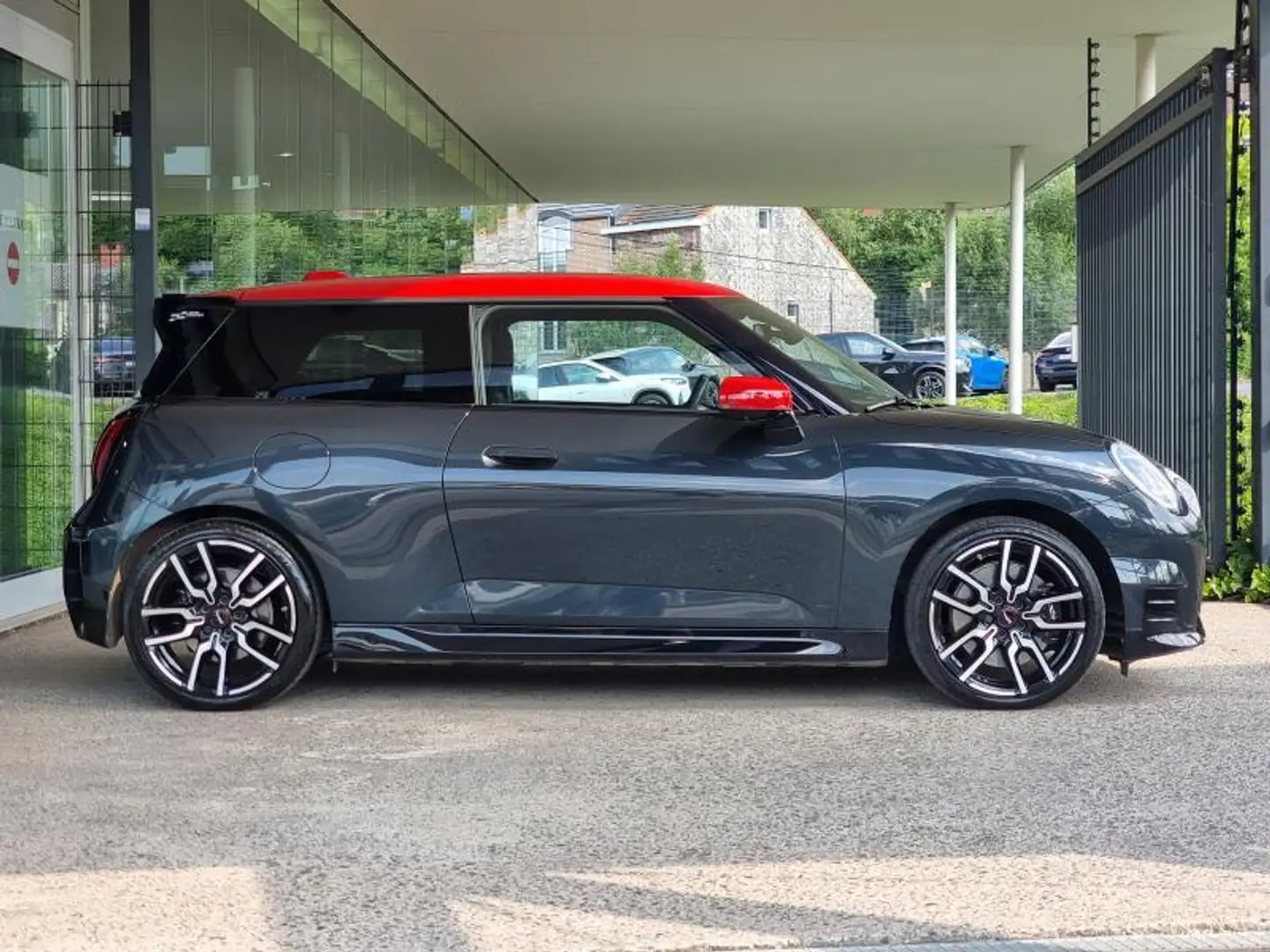 2024 MINI Cooper SE, 8.891 km, Belgien — Foto 3 z 12