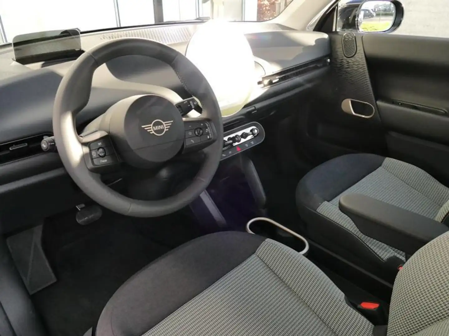 2025 MINI Cooper SE, 9.313 km, Belgien — Foto 7 z 12