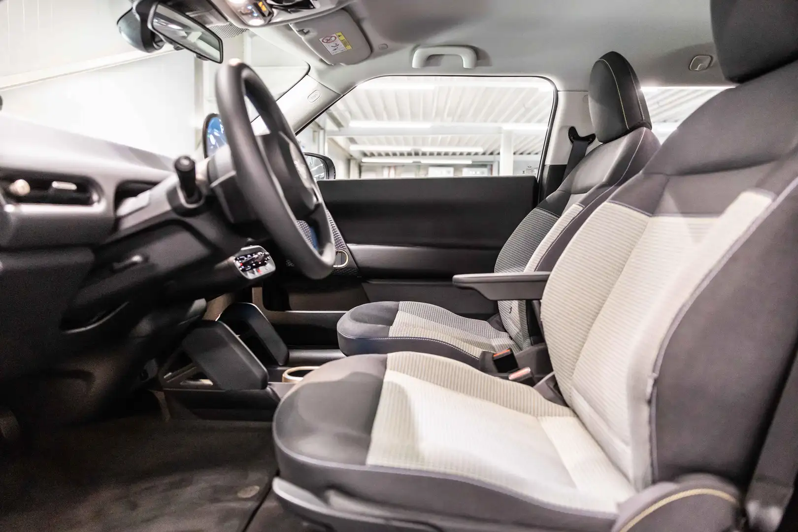 2025 MINI Cooper SE, 9.419 km, Belgien — Foto 11 z 12