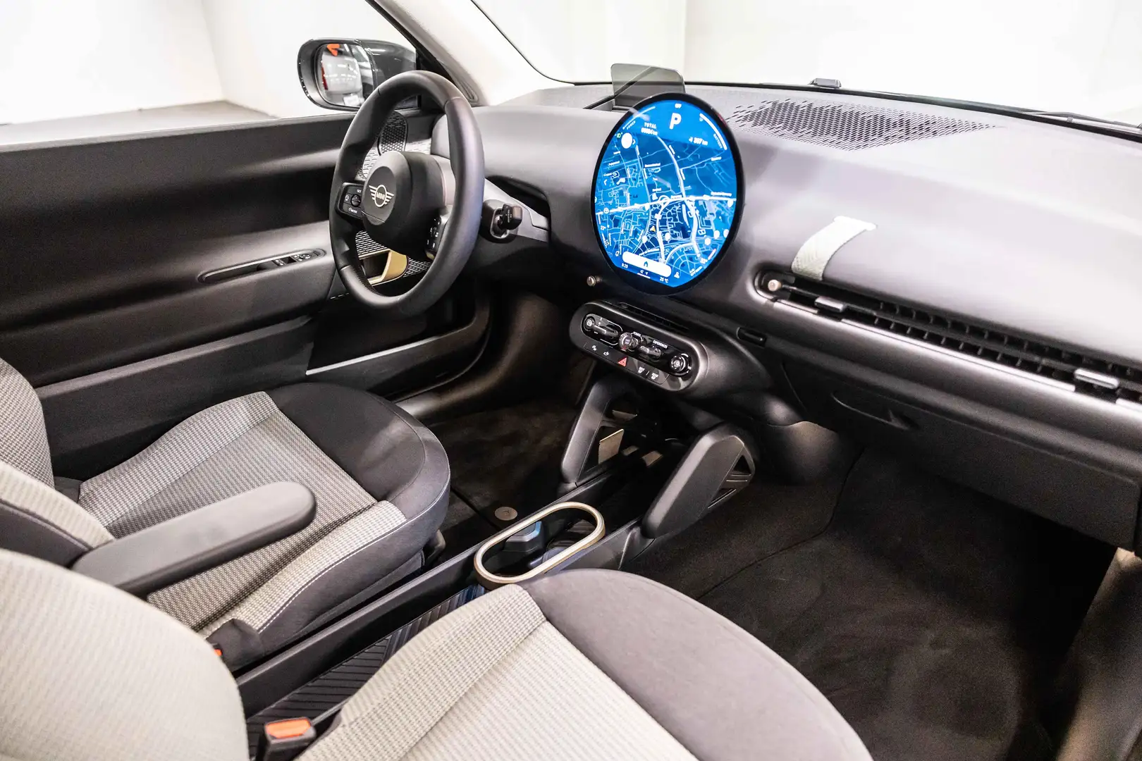 2025 MINI Cooper SE, 9.419 km, Belgien — Foto 8 z 12