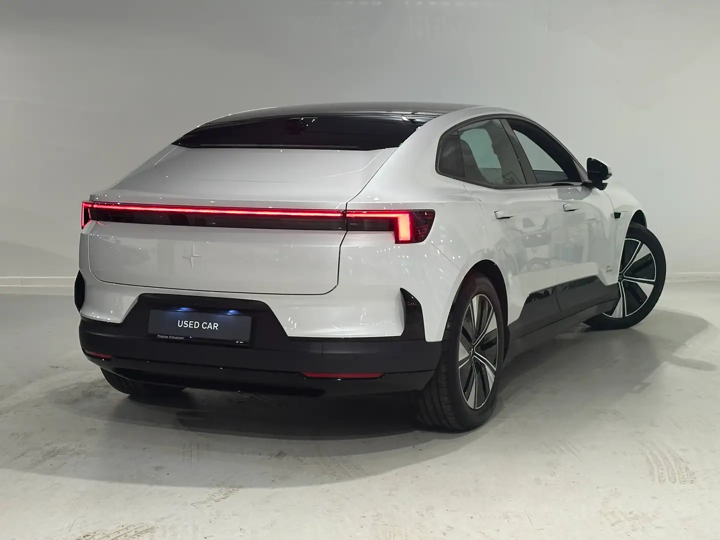 2026 Polestar 4, 2.921 km, Belgien — Foto 2 z 11