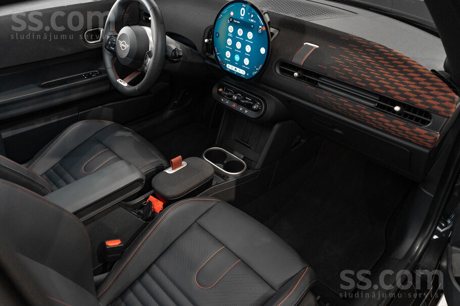 2024 MINI Cooper S, 4.000 km, Lettland — Foto 10 z 30