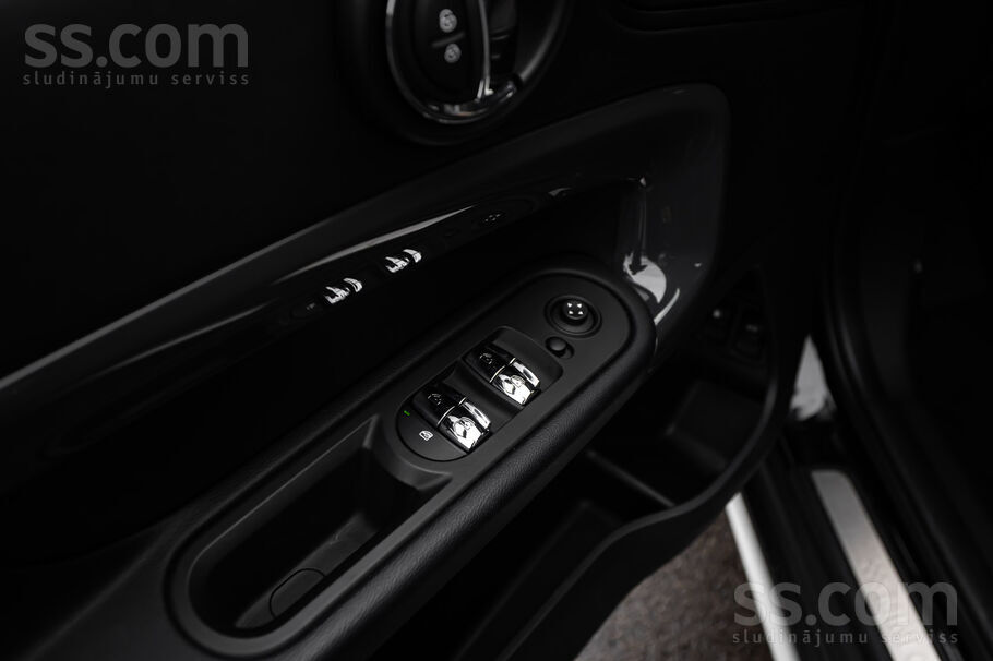 2017 MINI Countryman, Lettland — Foto 16 z 29