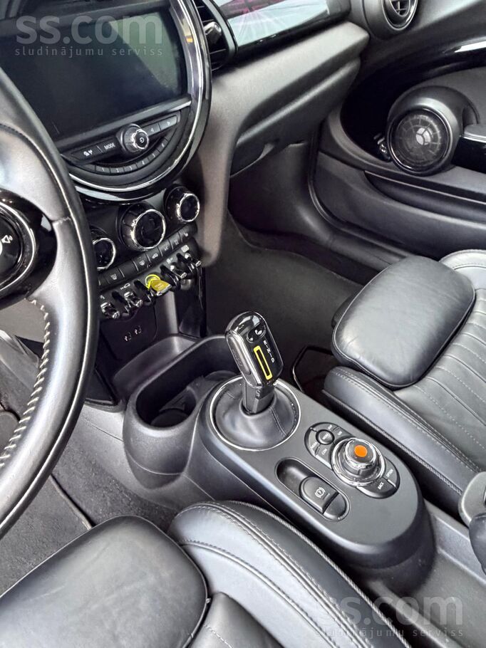 2020 MINI Cooper, 66.000 km, Lettland — Foto 12 z 27