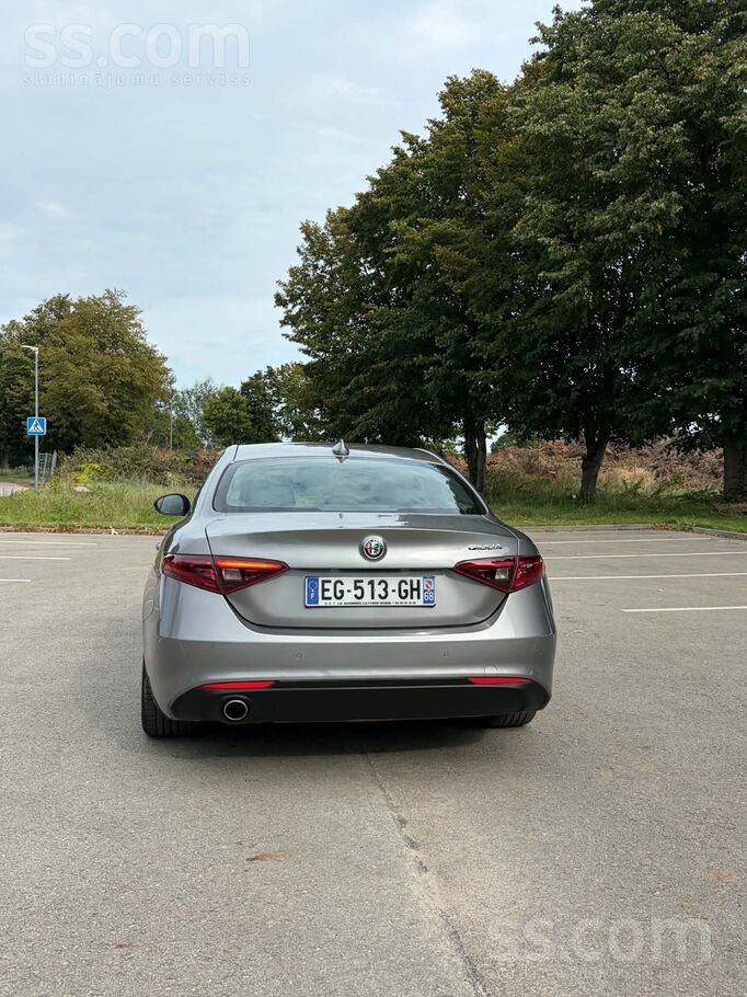 2016 Alfa Romeo Giulia, Lettland — Foto 9 z 23