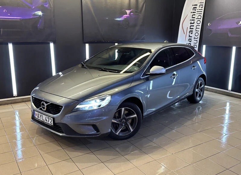 2018 Volvo V40, Litauen — Foto 1
