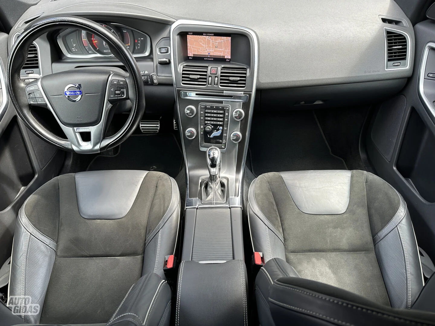 2017 Volvo XC60, Litauen — Foto 2 z 4