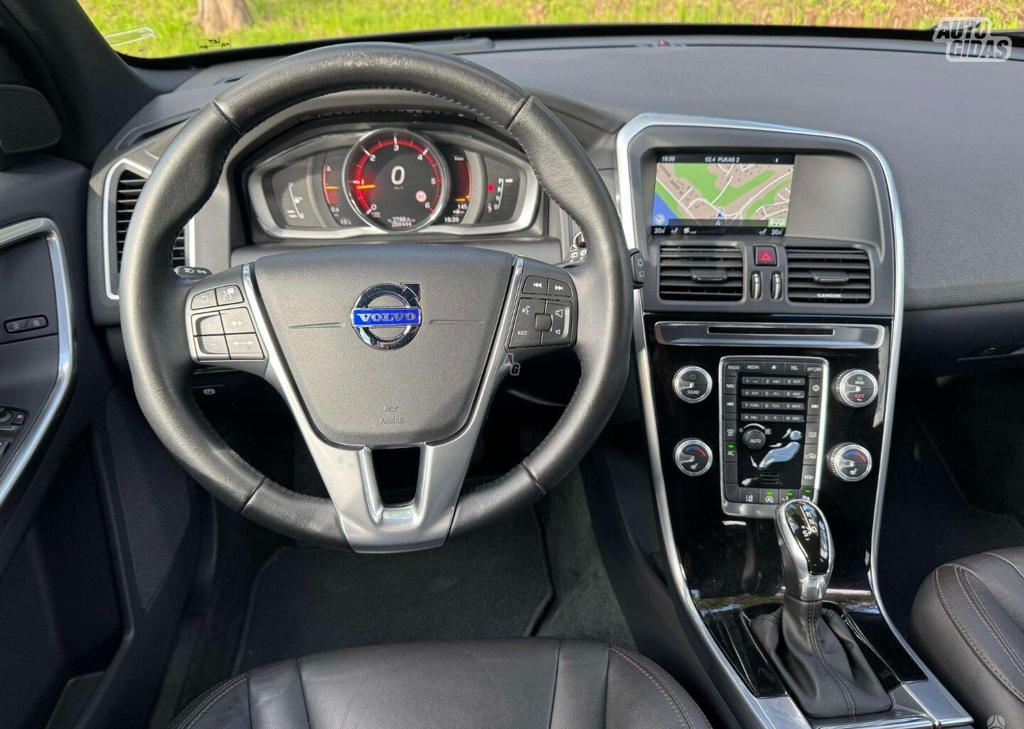 2016 Volvo XC60, Litauen — Foto 2 z 4