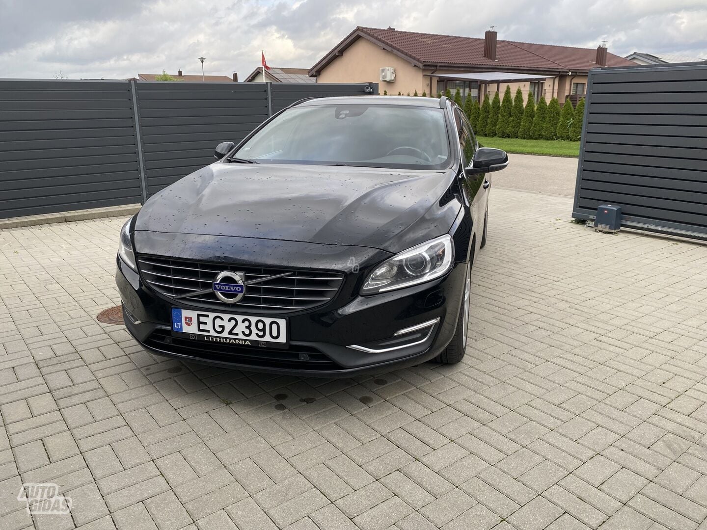 2017 Volvo V60, Litauen — Foto 1
