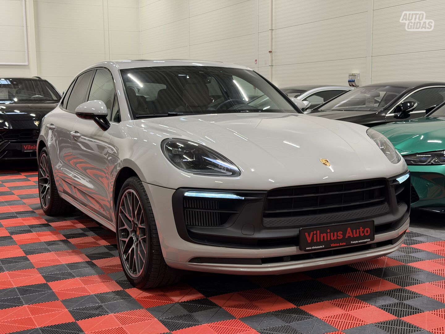 2020 Porsche Macan, Litauen — Foto 2 z 4