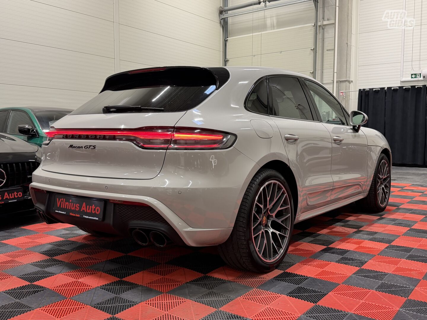 2020 Porsche Macan, Litauen — Foto 3 z 4