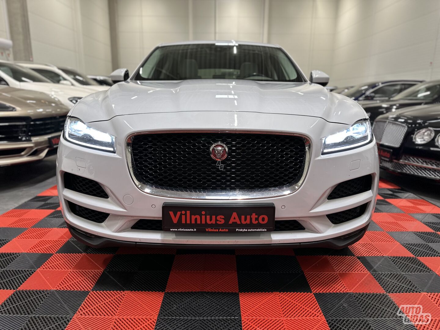 2016 Jaguar F-Pace, Litauen — Foto 1