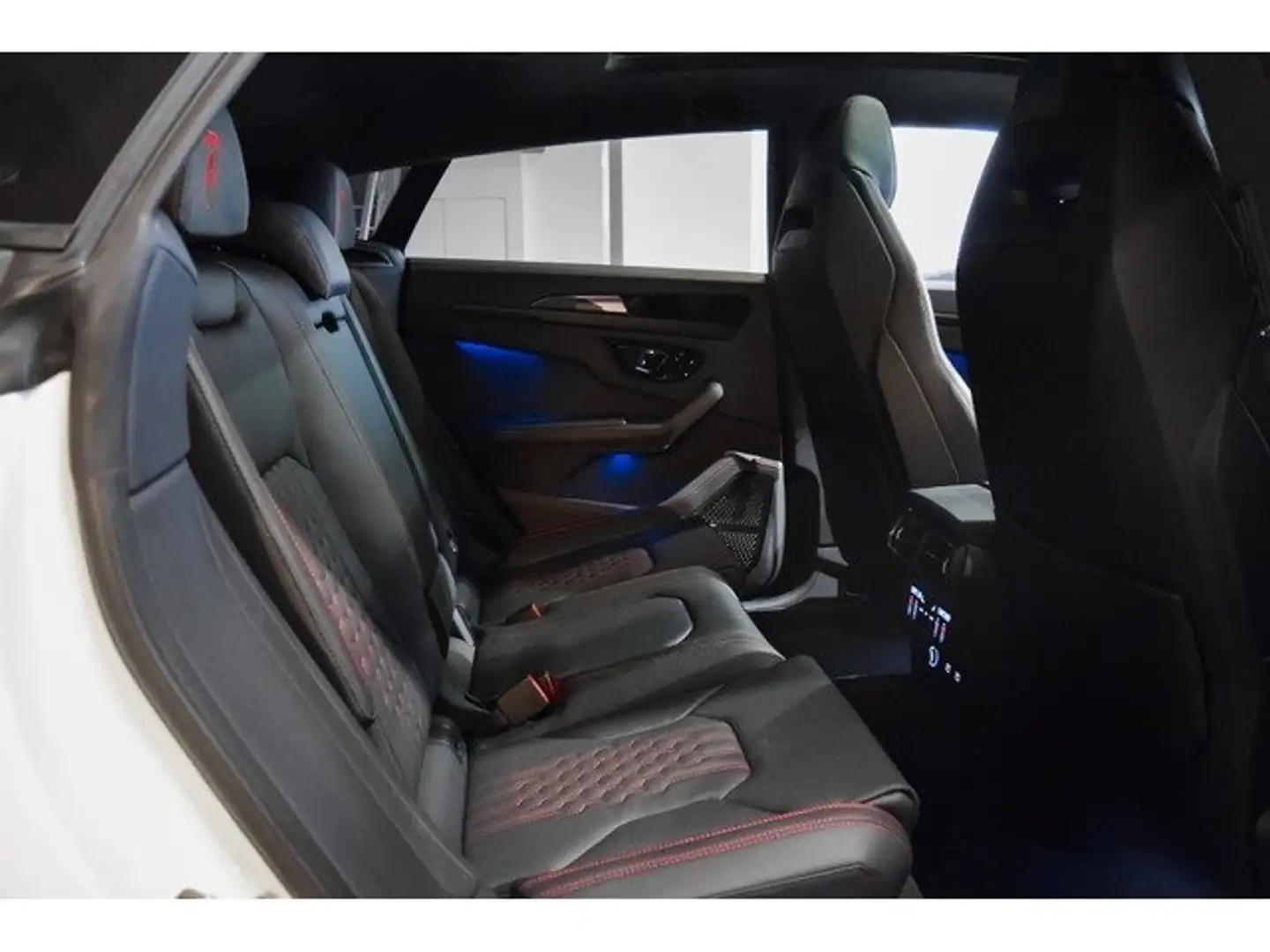 2026 Lamborghini Urus, 10 km, Spanien — Foto 10 z 12
